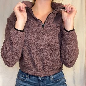 Quarter zipped puffer cropped sweatshirt size M